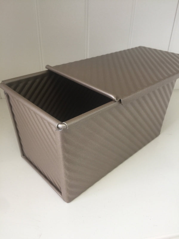 Pullman Loaf Pan gold